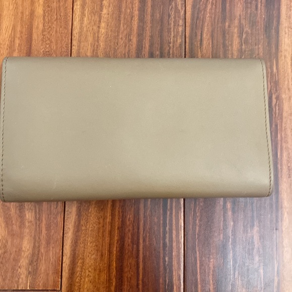 Max mara wallet, not new , a little scratchy, - Picture 2 of 6
